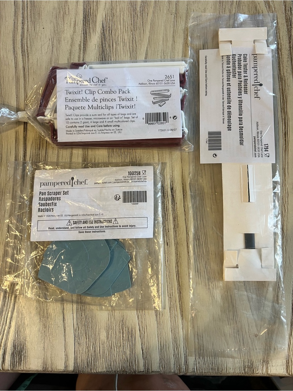 Pampered Chef Kitchen Helper Bundle NIP Twixit Clips Pan Scrapers Cake Tester3pc